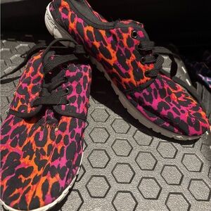 Source Unknown Pink and Orange Leopard Sneakers